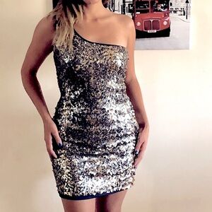 NWT Eight sixty cocktail dress gold sequins Small